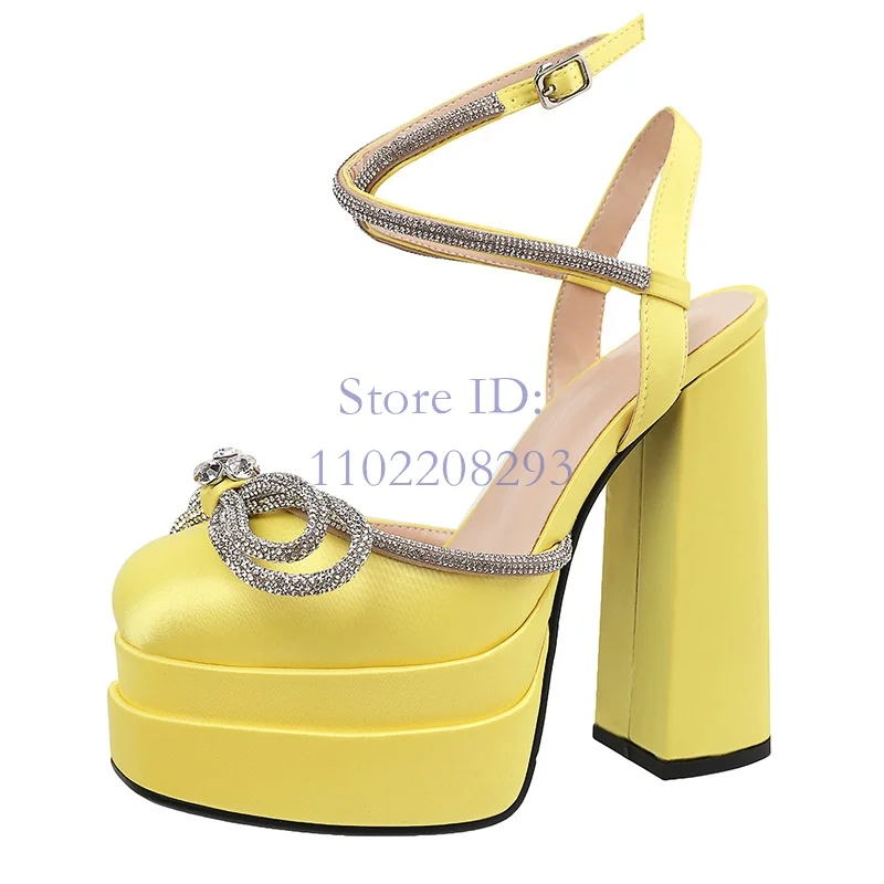 Kristallen vlinderknoop sandal - Women Fashion Show recensie en prijs