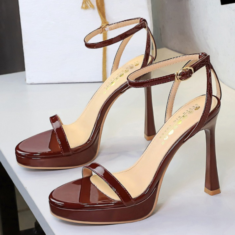 Hoge hak sandalen met plateau  - Women Fashion Show recensie en prijs